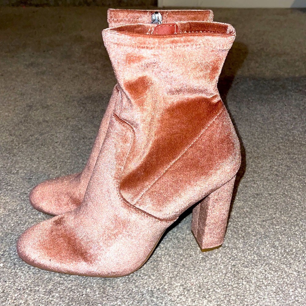 NWOT Steve Madden Edit Boot